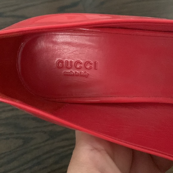GUCCI Coral Patent Leather Open Toe Pumps - Picture 4 of 6